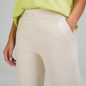 NWT Lululemon Scuba High-Rise Jogger White Opal Size 6